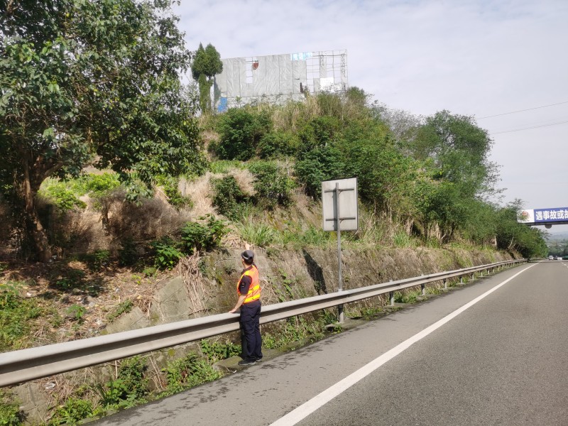 资阳管理处开展沿线广告牌排查