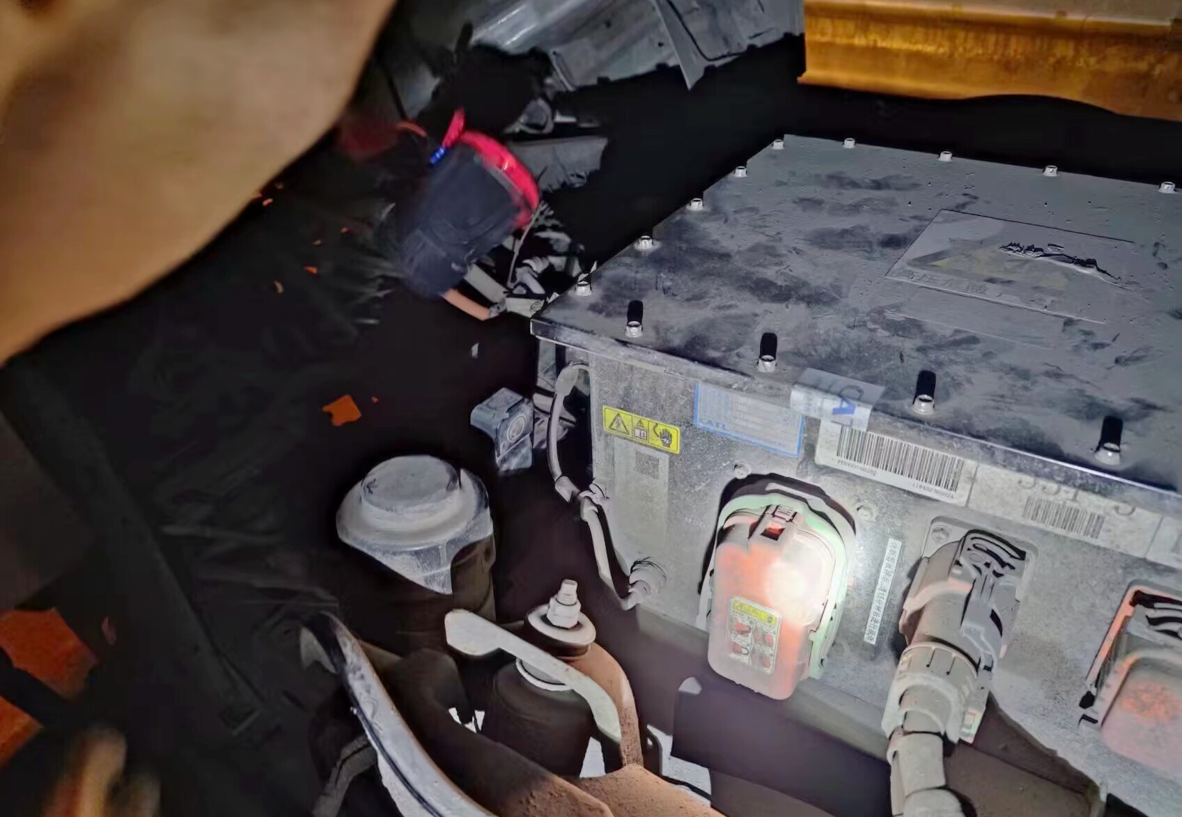 6.5+邹朋芮+资阳管理处积极探索新能源汽车应急救援服务