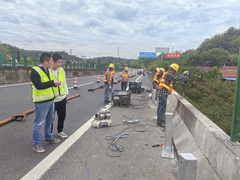 成渝分公司开展道路养护检查工作