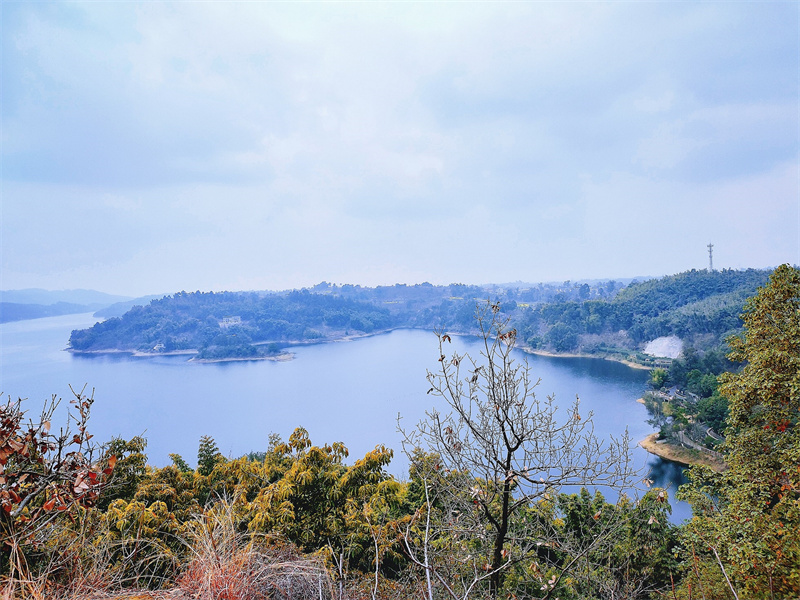 湖光山色——四川成渝高速公路股份有限公司成渝分公司钟晓峰